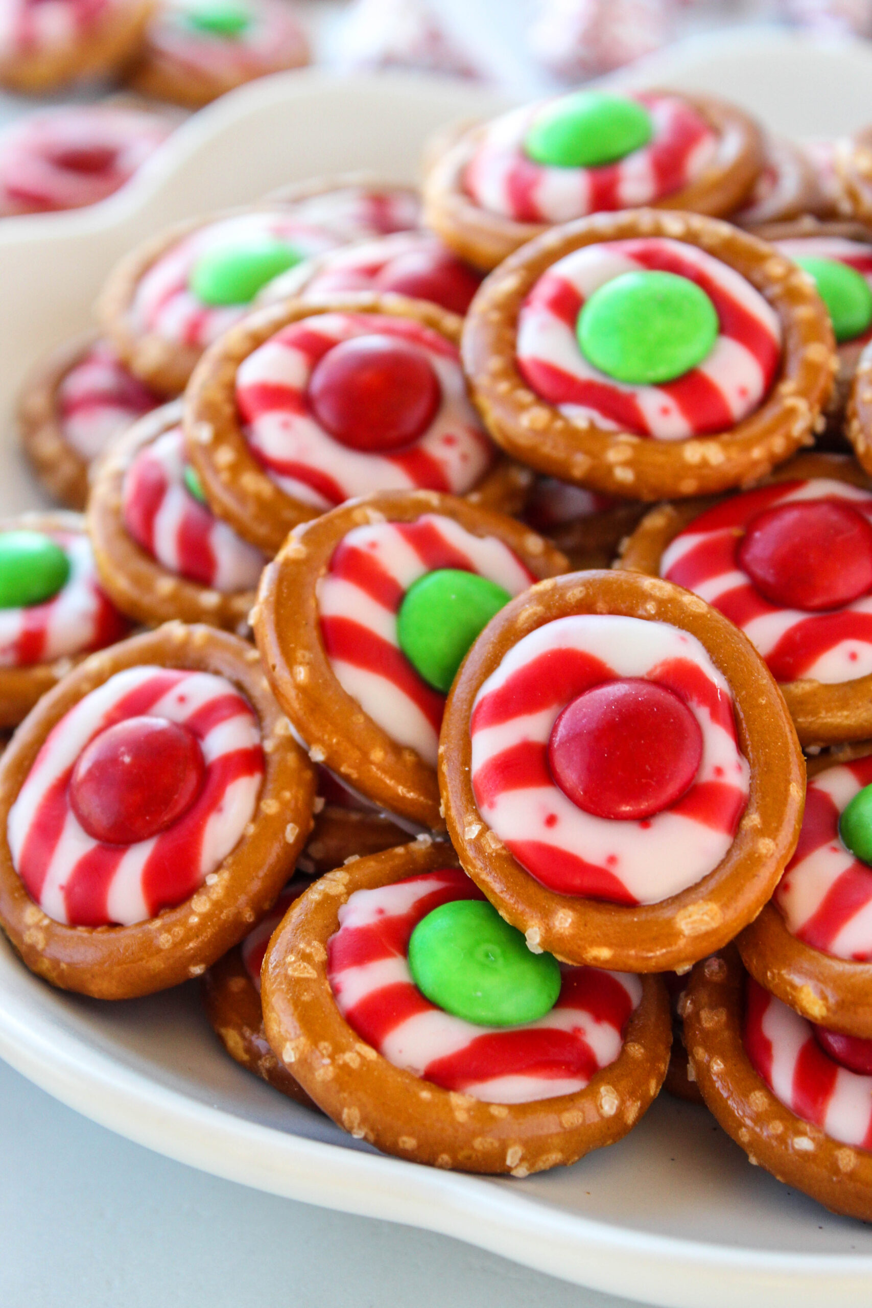 Peppermint Pretzel Bites