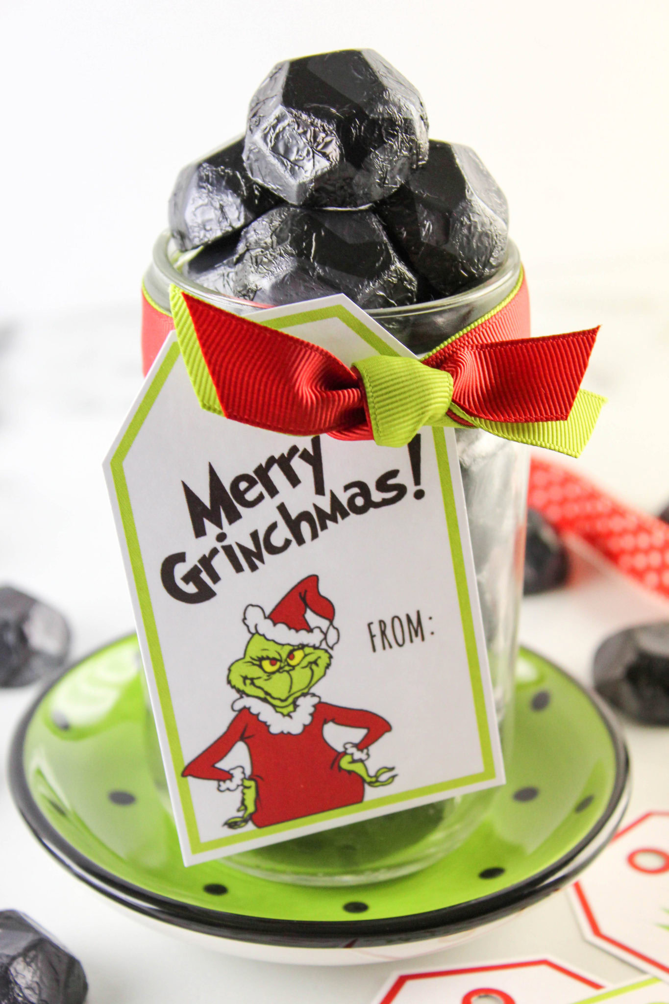 Grinch-inspired Christmas gift tags ready to print and cut