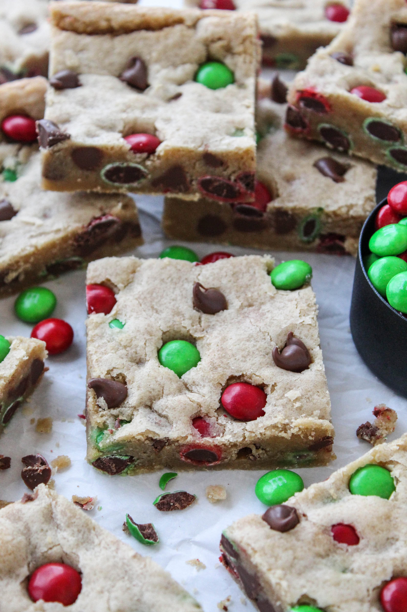 Christmas M&M Cookie Bars