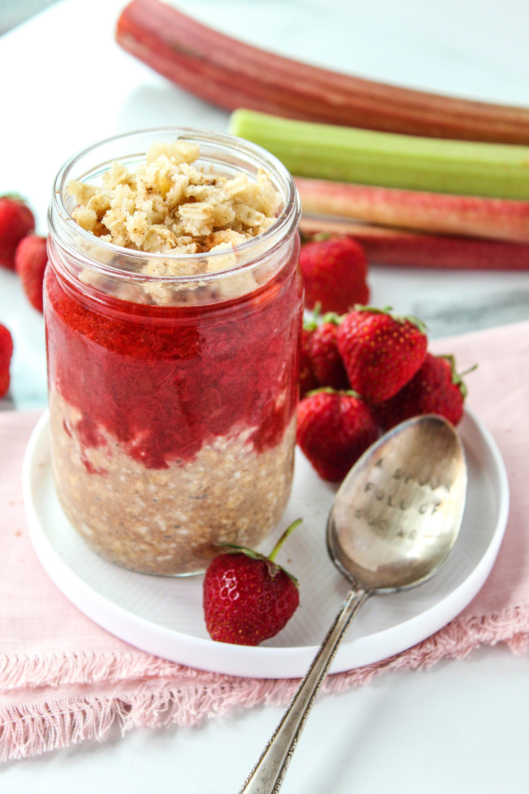 Strawberry Rhubarb Overnight Oats