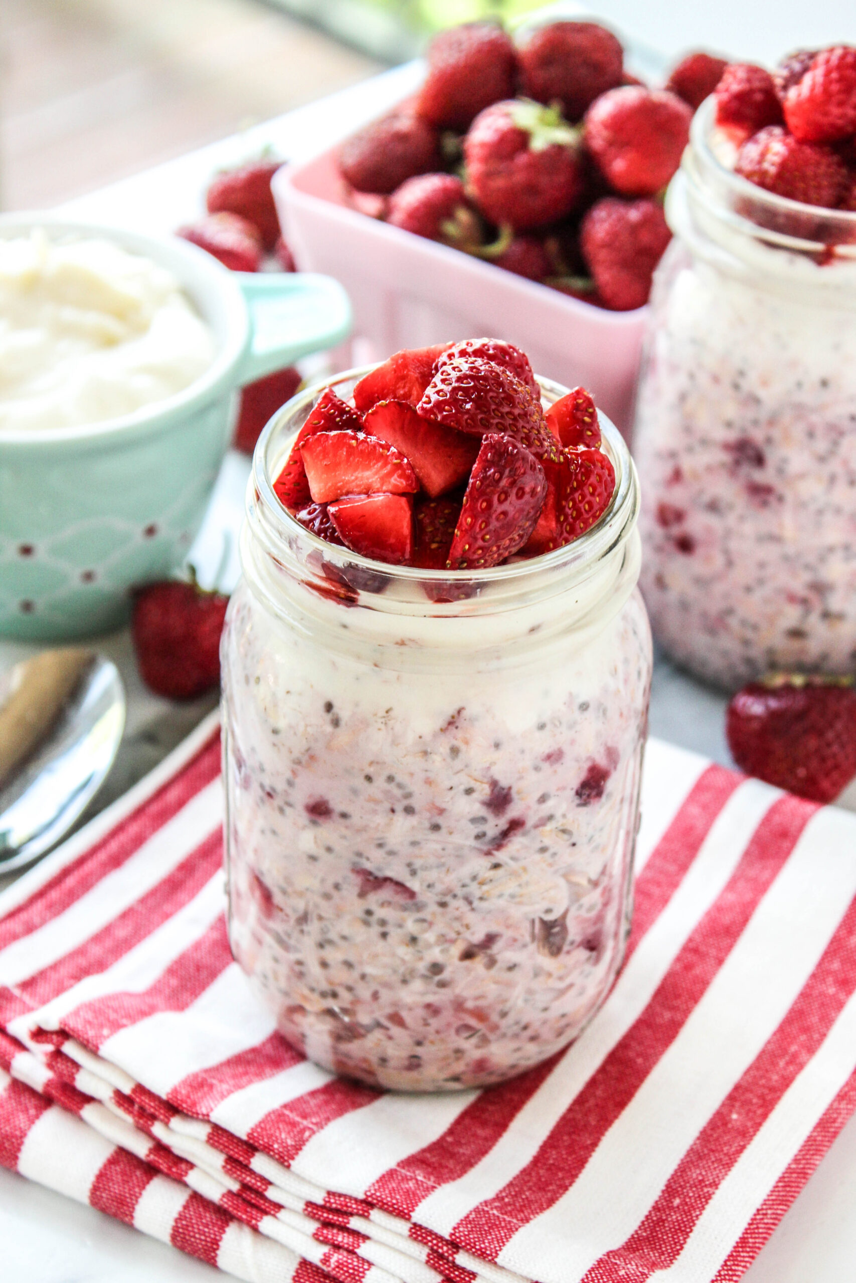 Strawberry Cheesecake Overnight Oats