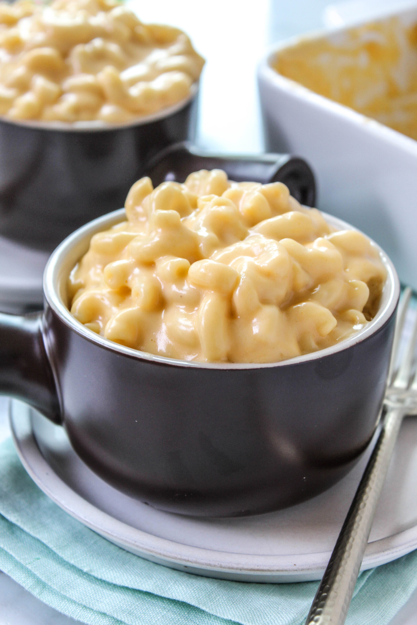 Cheesy baked macaroni and cheese made from scratch