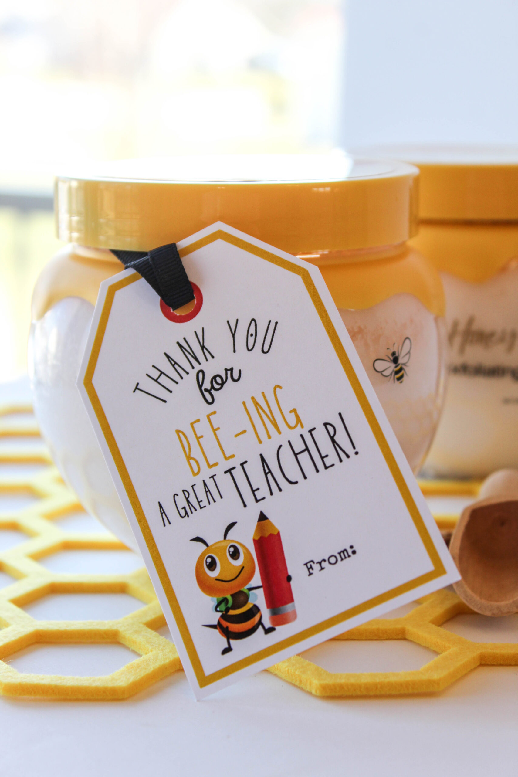 Thank You for Bee-ing a Great Teacher Free Printable Gift Tags