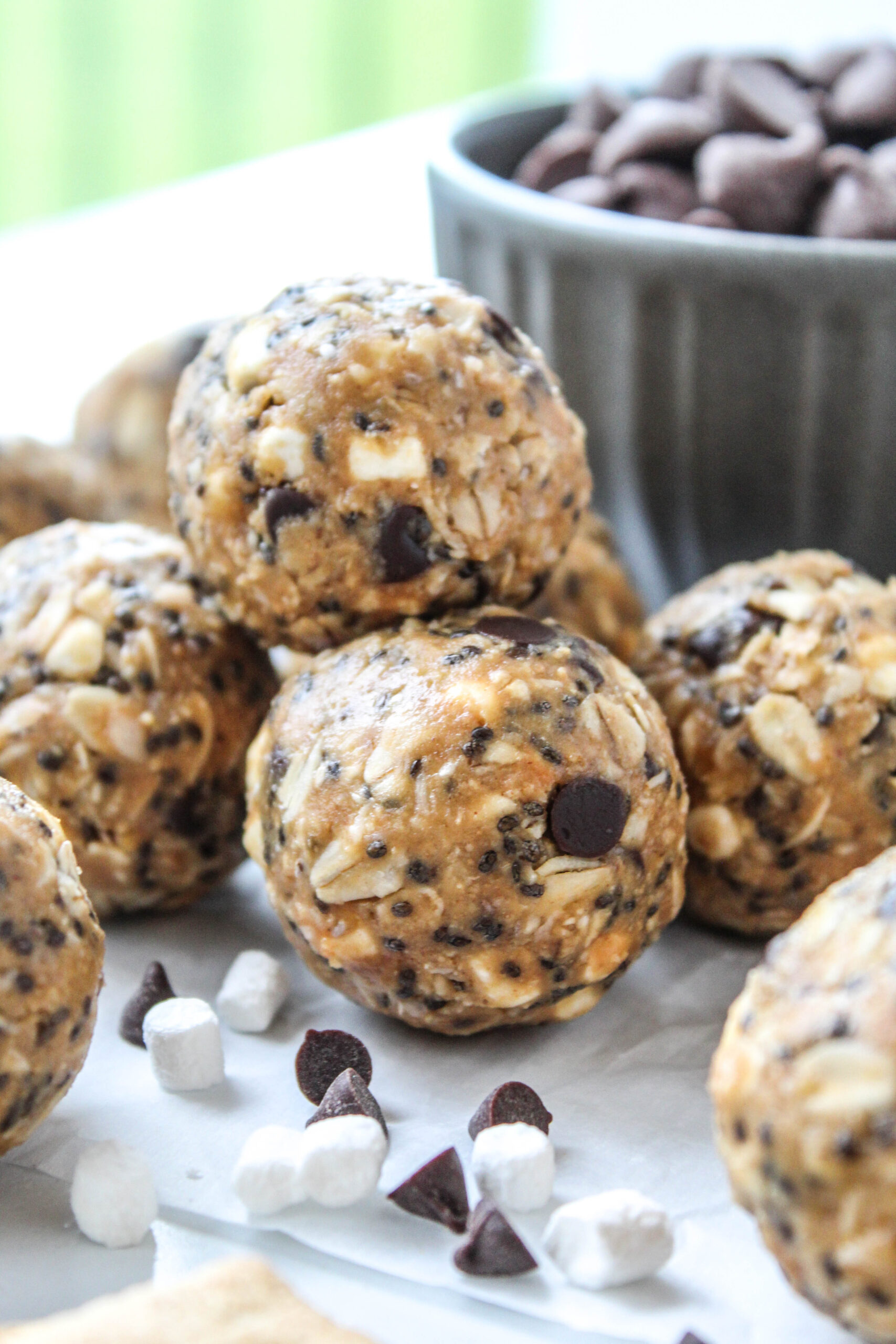 Healthy no-bake s’mores energy bites with chocolate and marshmallows for a quick snack