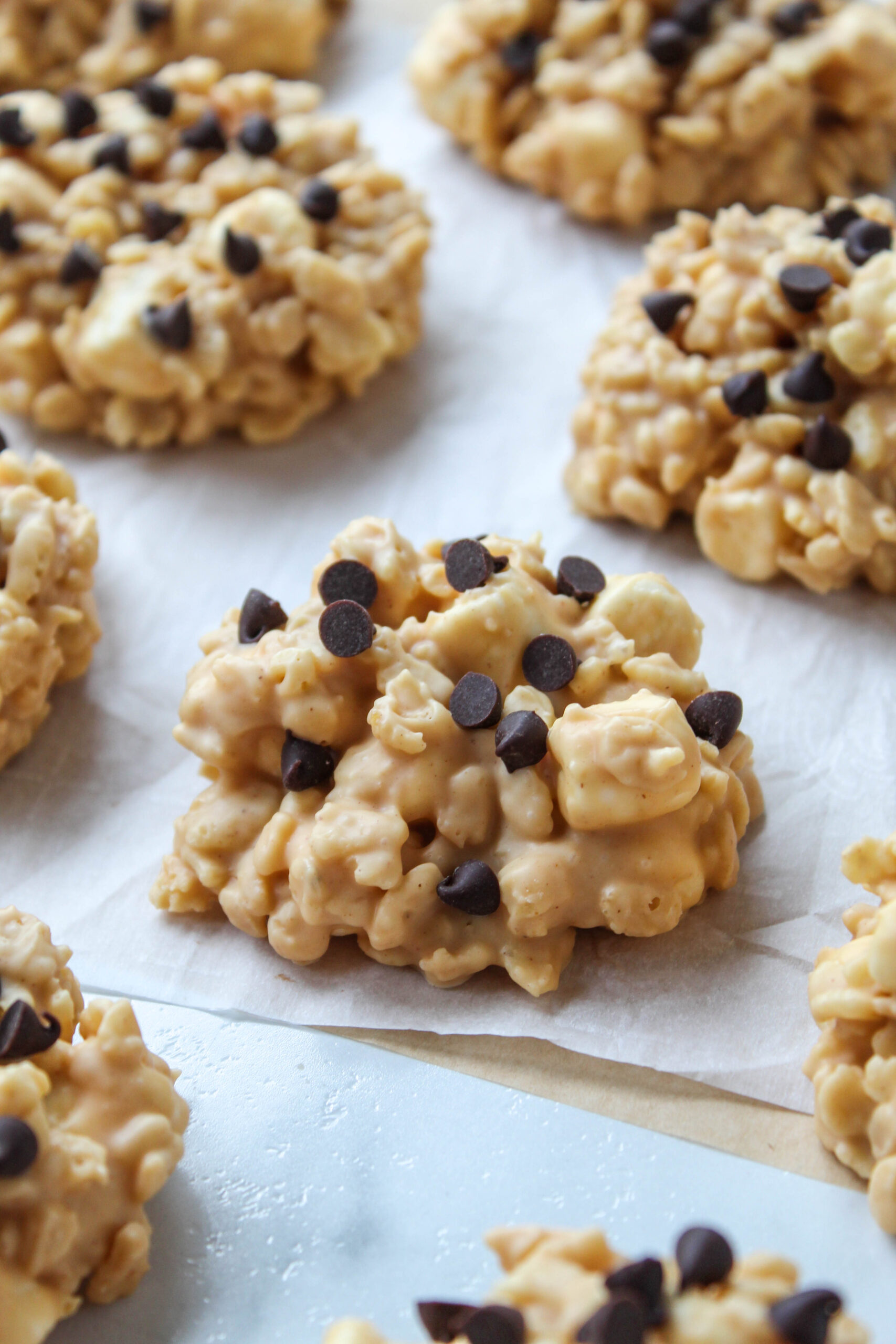 No bake avalanche cookies with white chocolate and marshmallows