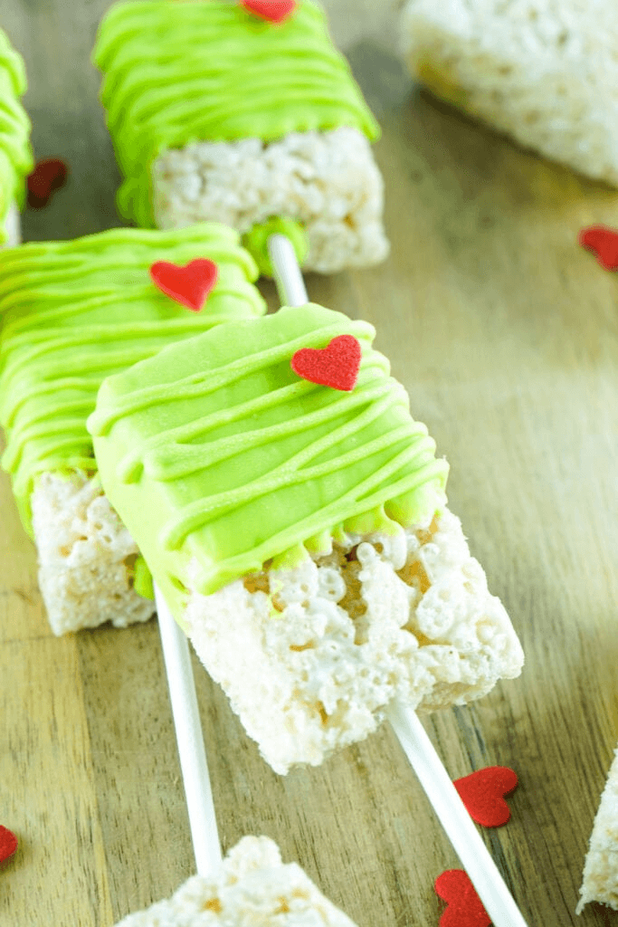 Green Grinch-inspired Christmas snacks for kids