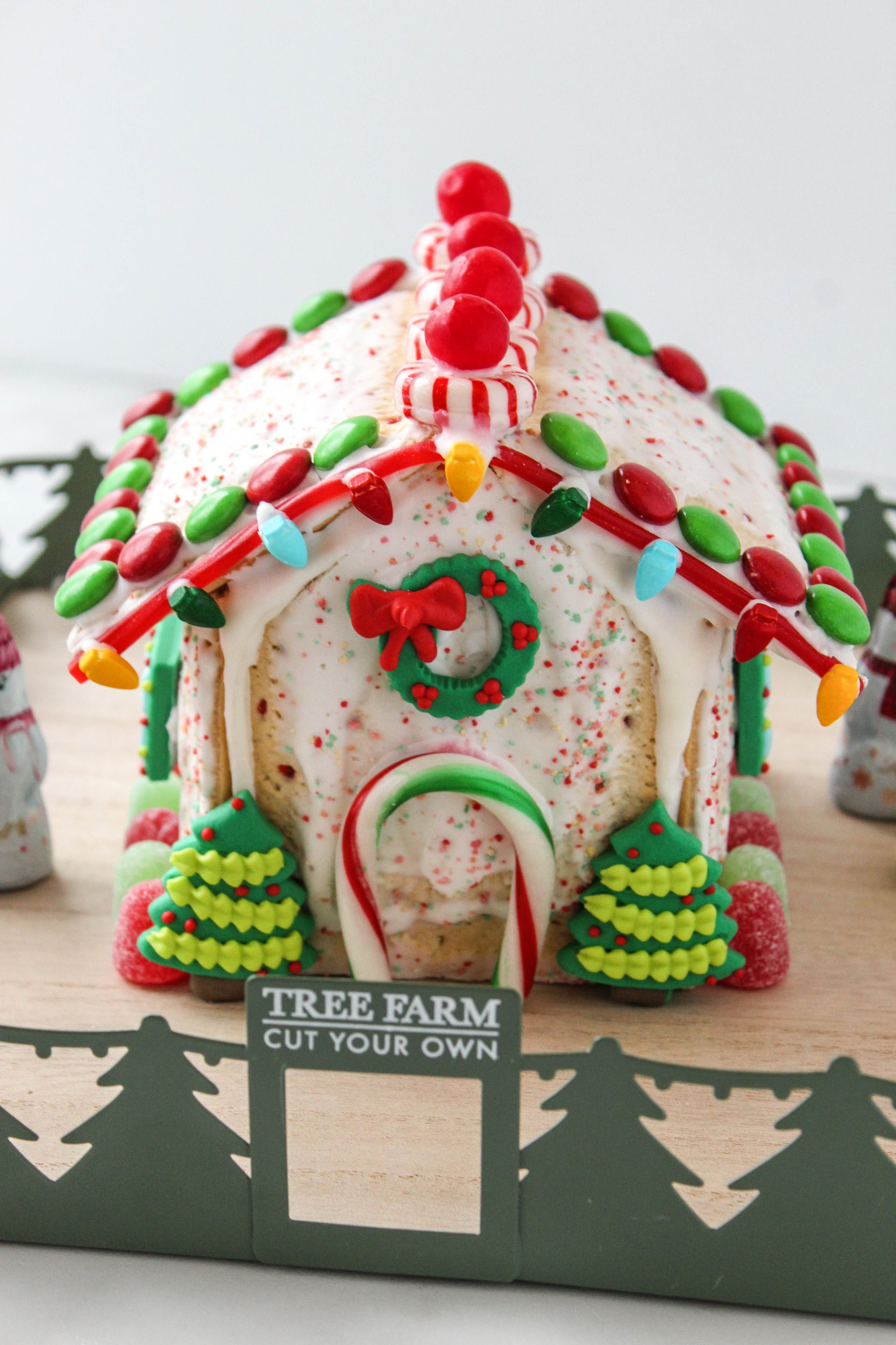 no bake Pop-Tart gingerbread house for Christmas