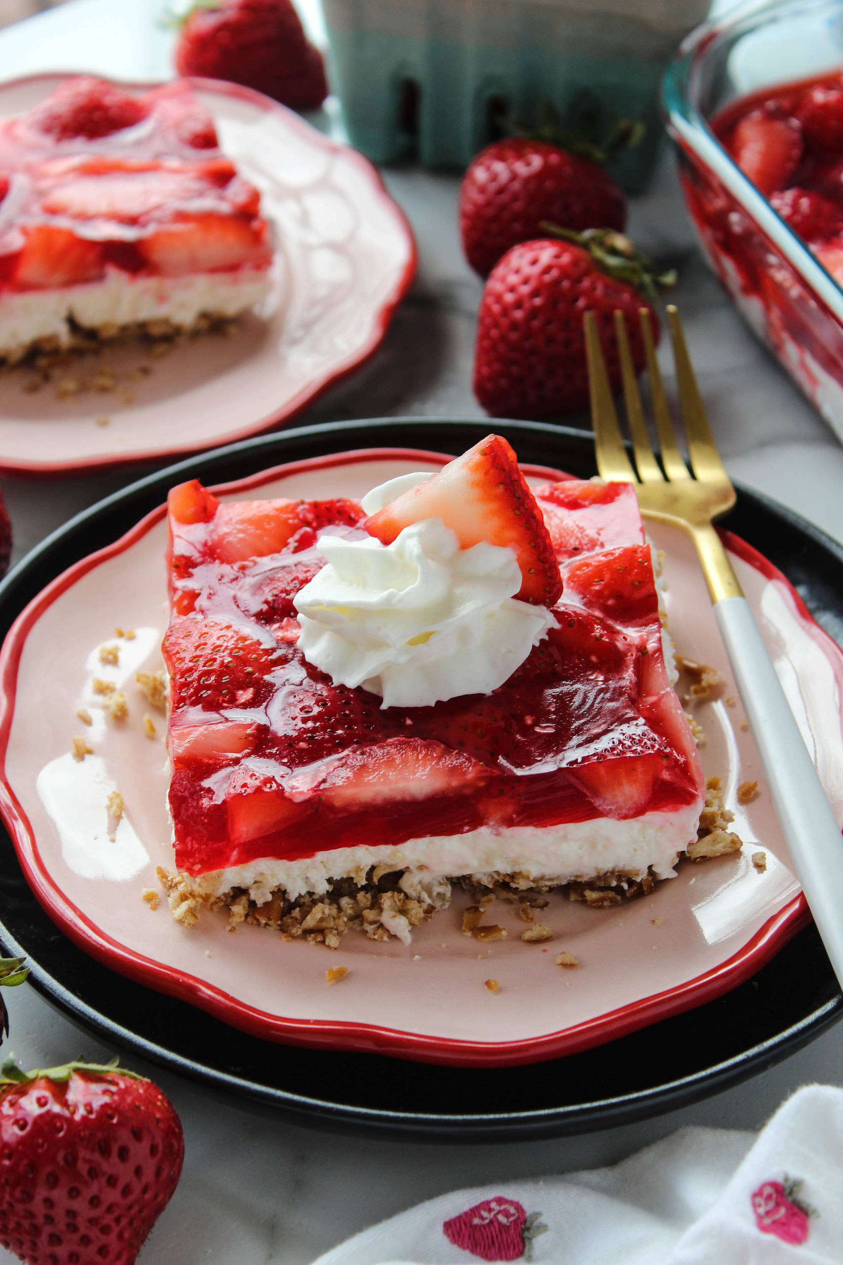 Strawberry Pretzel Salad Recipe