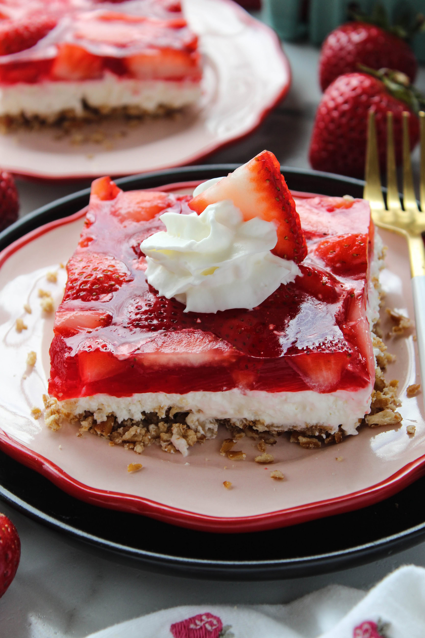 Strawberry Pretzel Salad Recipe