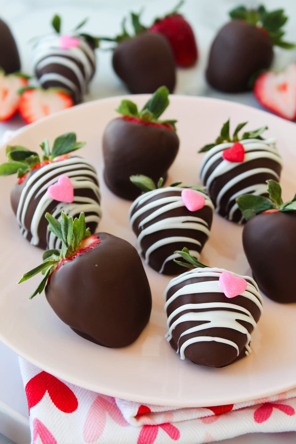 The Best Easy Chocolate Covered Strawberries