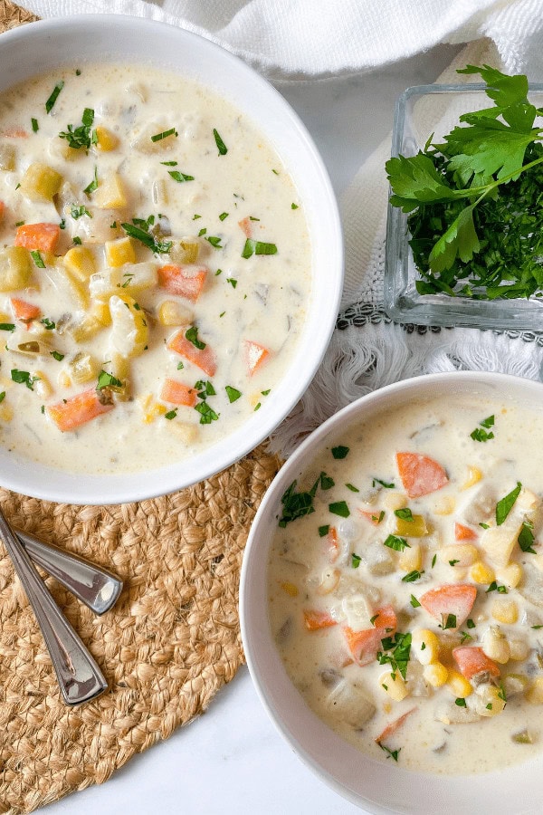 20 of the Best Vegetarian Crock Pot Soup Recipes (Easy & Comforting!)