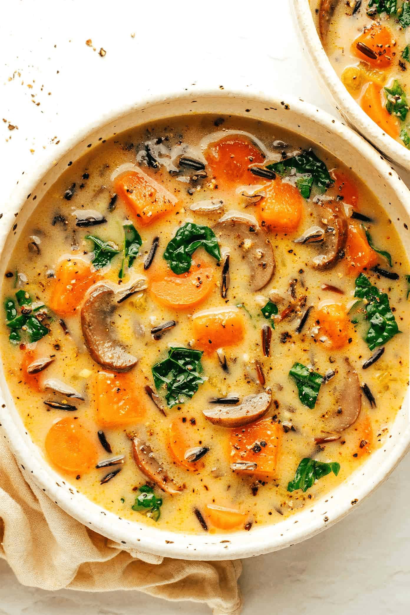 20 of the Best Vegetarian Crock Pot Soup Recipes (Easy & Comforting!)