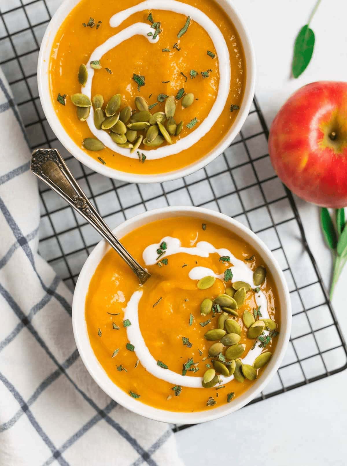 20 of the Best Vegetarian Crock Pot Soup Recipes (Easy & Comforting!)