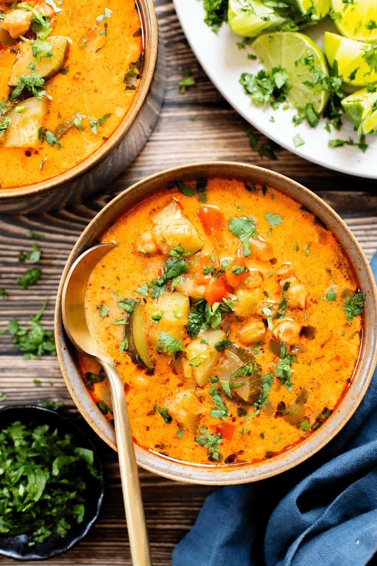 20 of the Best Vegetarian Crock Pot Soup Recipes (Easy & Comforting!)