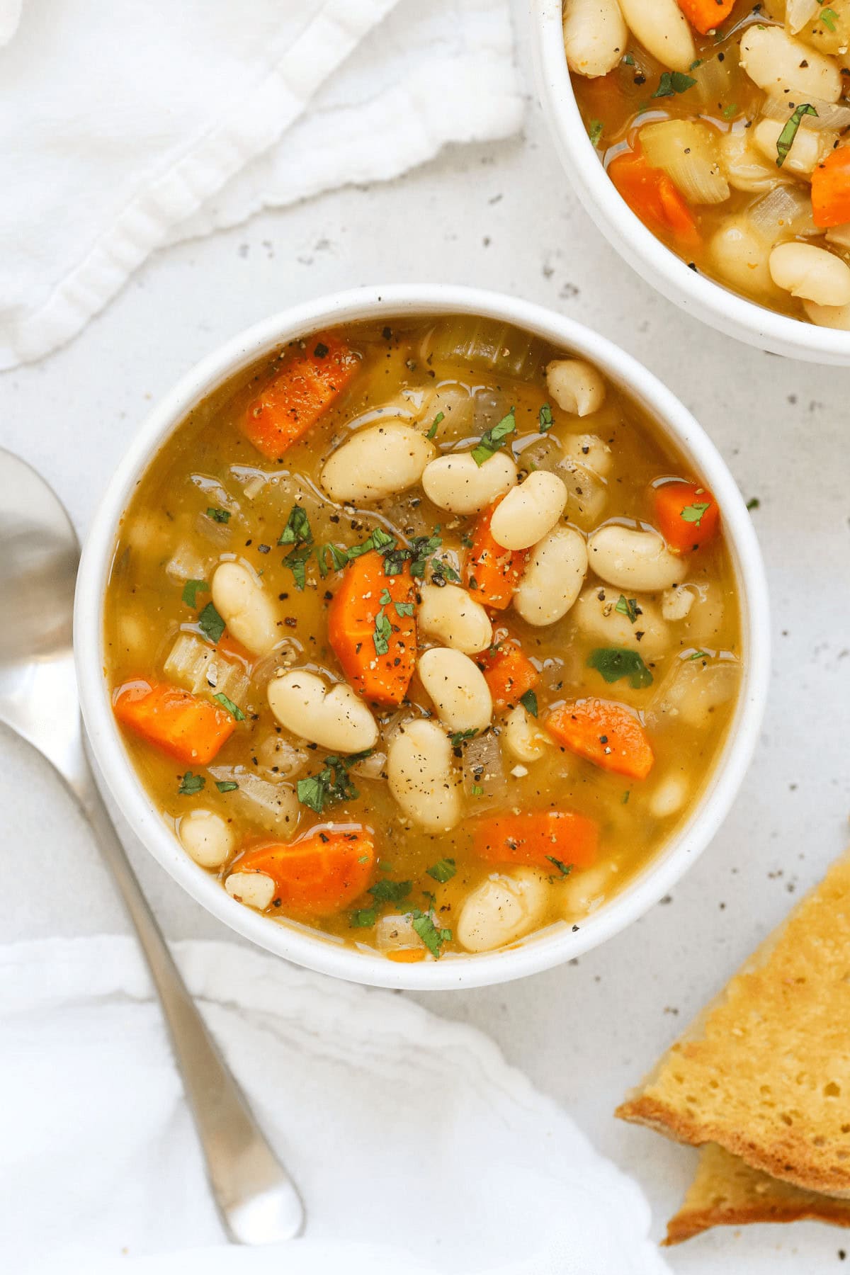 20 of the Best Vegetarian Crock Pot Soup Recipes (Easy & Comforting!)